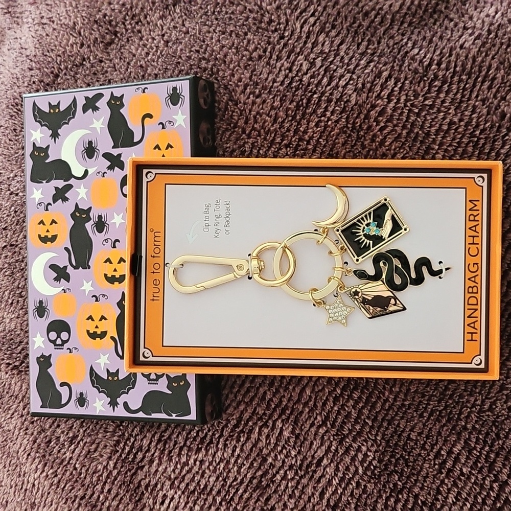 🎉HP🎉 Mystical Handbag Charm - Picture 3 of 5